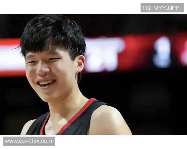 开拓者媒体人杨瀚森倒地为何裁判未暂停比赛关注球员安全